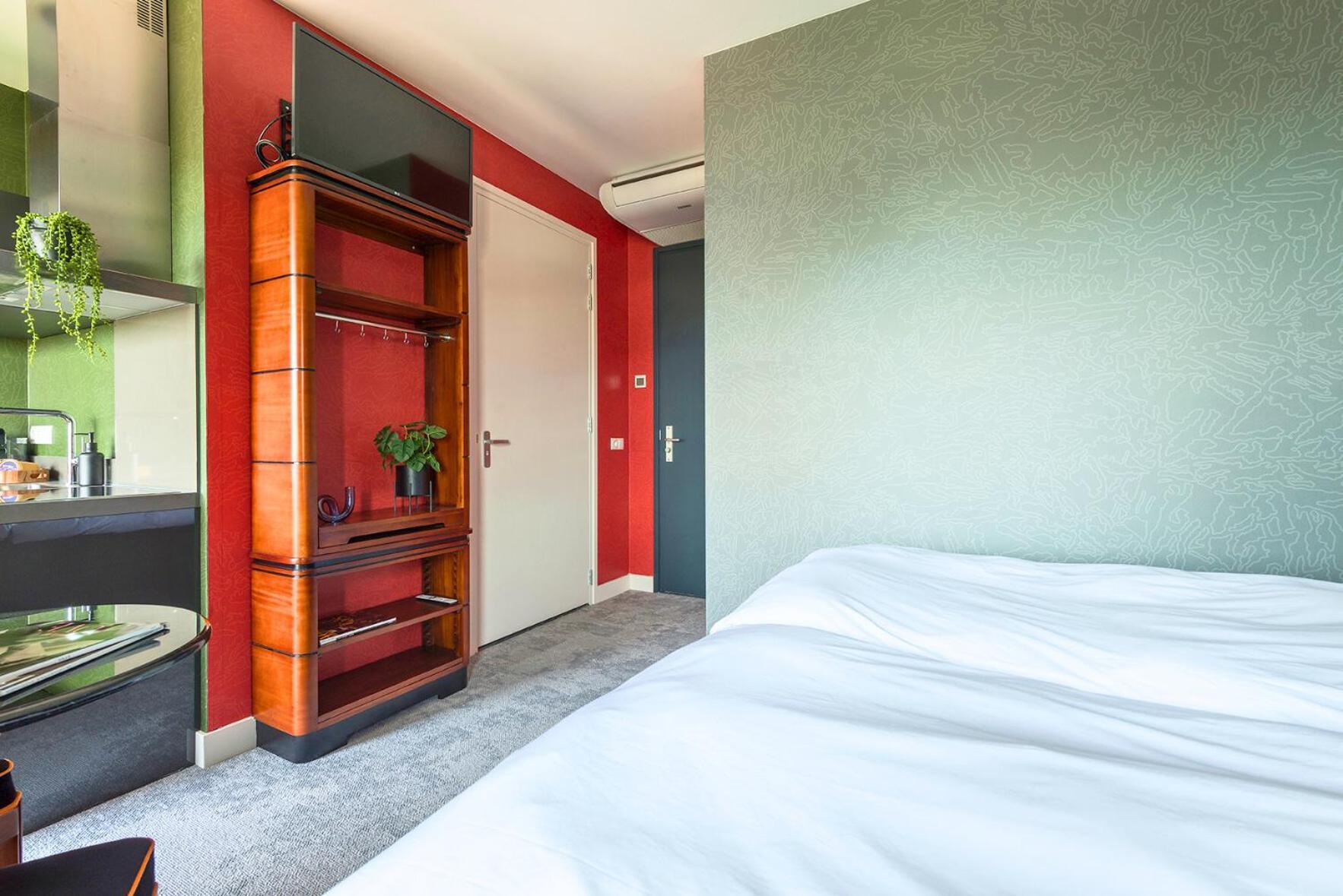 Near Center - New Bathroom & Bed Tilburg